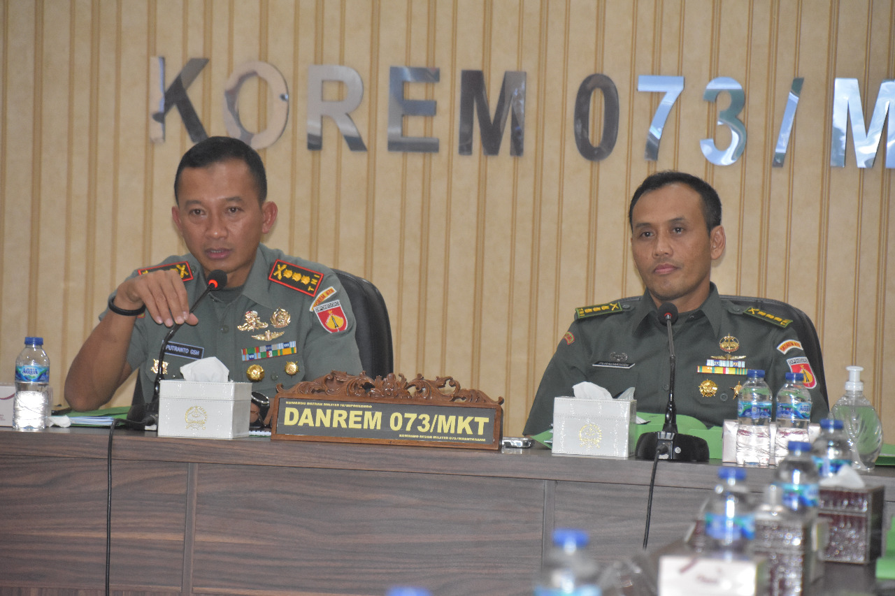 Danrem Terima Paparan Dandim Jajaran Serta Para Kasi Korem 073/Makutarama